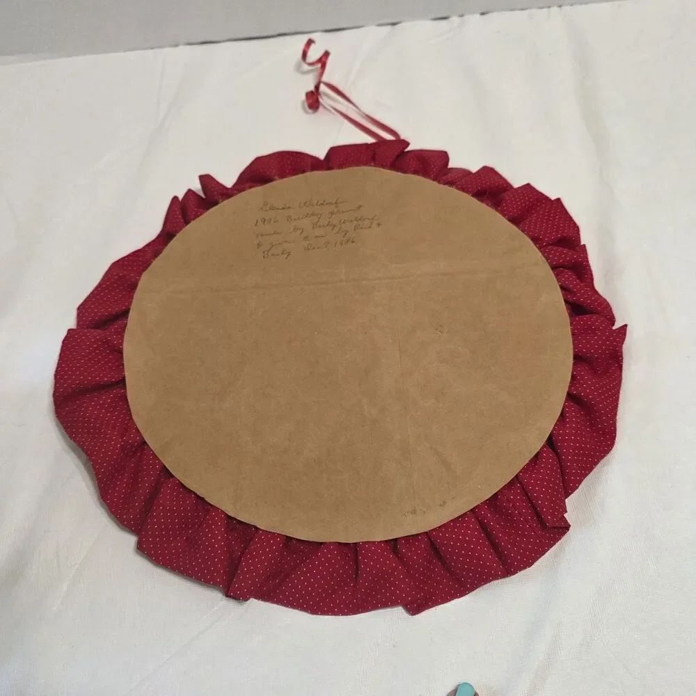 Vintage Nativity Wreathe Wook and Red Fabric